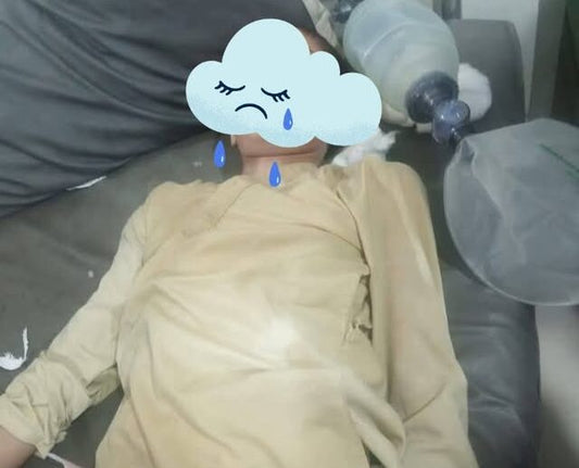 بچے کے کلاس فیلو نے انٹرویو دیا پشتو میں اور اس پشتو ویڈیو کا اردو ترجمہ یہ ہے مہتم صاحب نے چائے پی، اس کے بعد